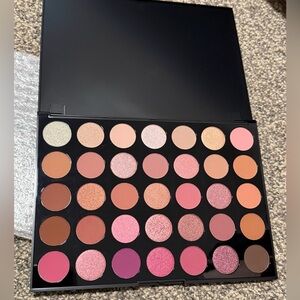 Morphe 35XO Natural Flirt
Eyeshadow Palette